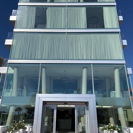 Hotel Commodore Cervia Bagian luar foto