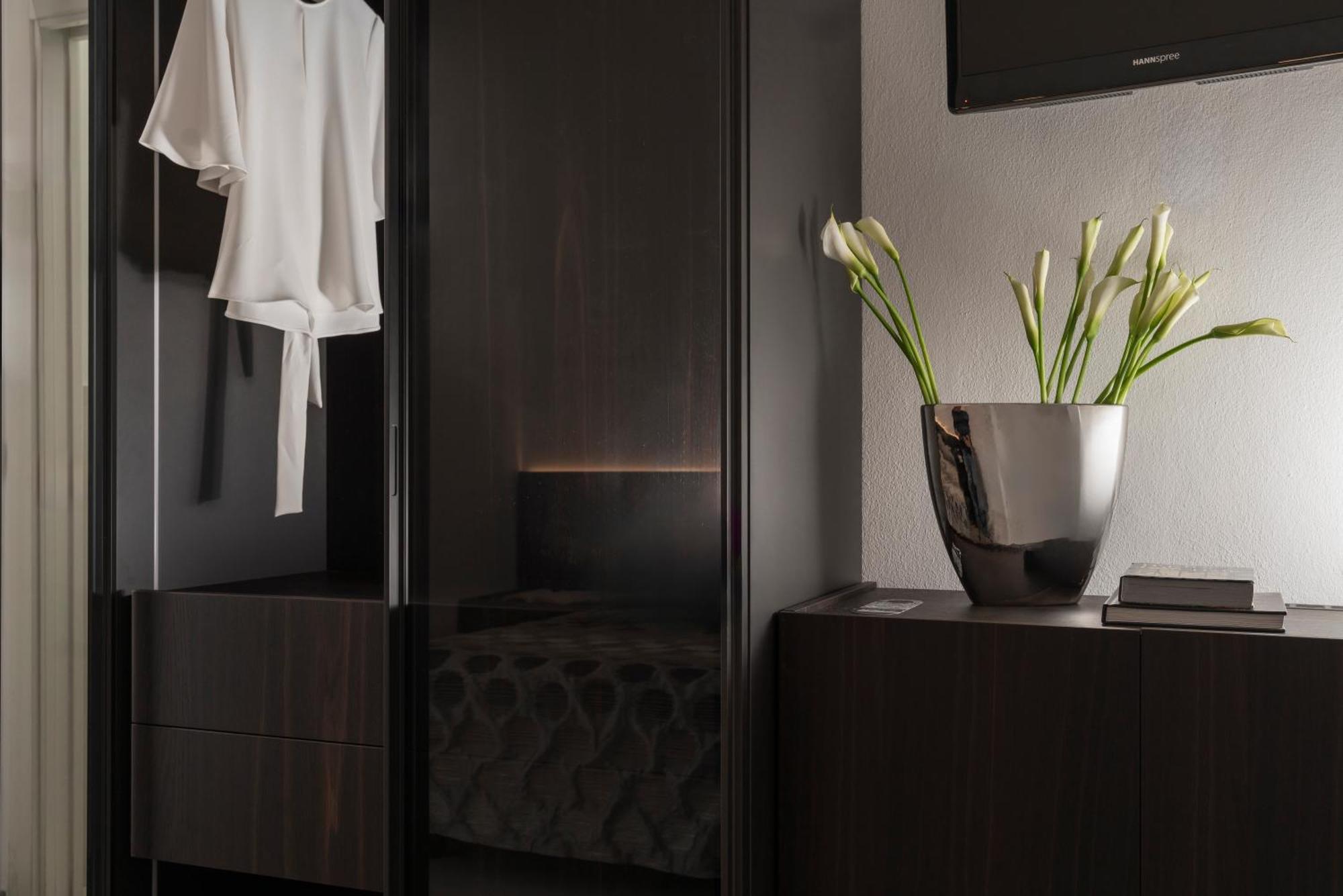 Hotel Commodore Cervia Bagian luar foto