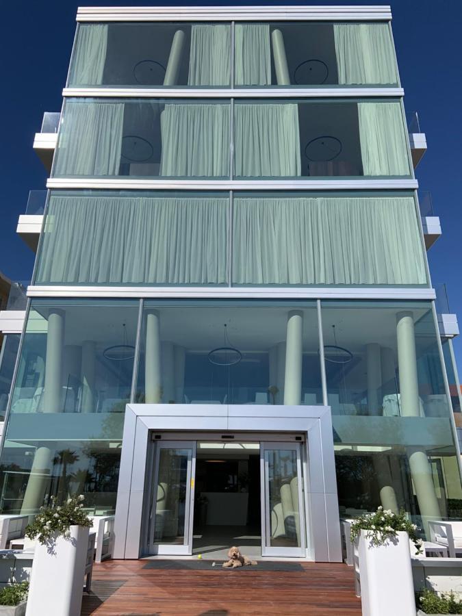 Hotel Commodore Cervia Bagian luar foto